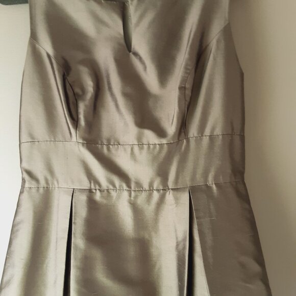 Jenny Yoo Gorgeous Silver / Grey 100% Silk Fit and Flare Dress - Picture 4 of 16